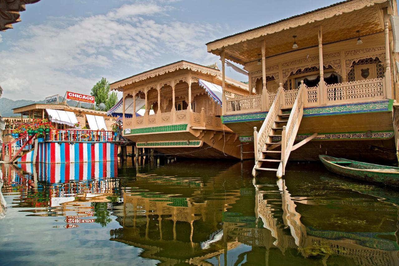 Hotel Chicago Group Of Houseboats Srīnagar Zewnętrze zdjęcie