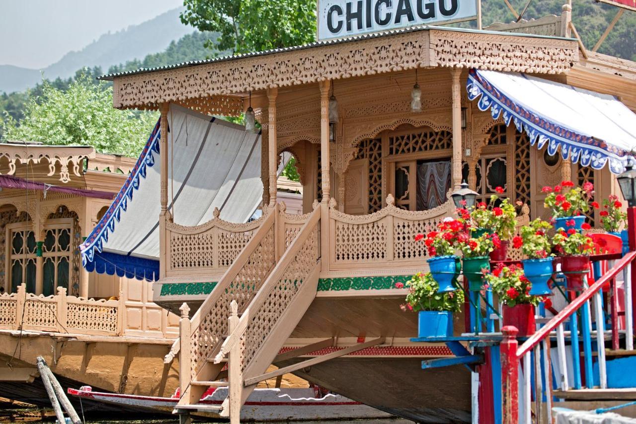 Hotel Chicago Group Of Houseboats Srīnagar Zewnętrze zdjęcie